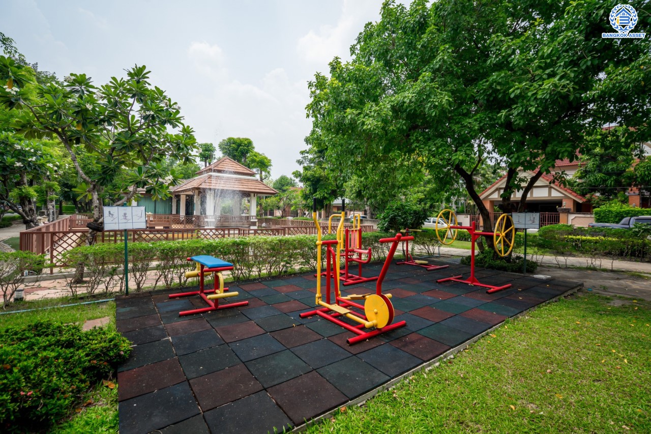 บ้านมือสองตกแต่งใหม่ ม.ลัดดารมย์ วัชรพล แบรนด์ Q.House เนื้อที่ 70.1 ตร.ว. ฟังก์ชัน 3 ห้องนอน 3 ห้องน้ำ จอดรถได้ 2 คัน Facilities ครบครัน บนทำเลเชื่อมต่อหลายเส้นทาง ถ.รามอินทรา ถ.สายไหม และถ.พหลโยธิน ใกล้สนามบินดอนเมือง ทางด่วน "ศรีรัช" และ เซ็นทรัลรามอินทรา...